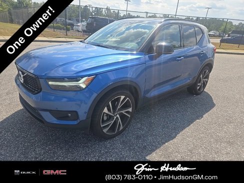 Used 2019 Volvo XC40 T5 R-Design image 1