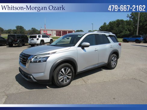 Used 2023 Nissan Pathfinder SL image 3