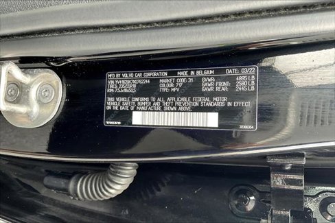 Used 2022 Volvo XC40 T5 Momentum image 17