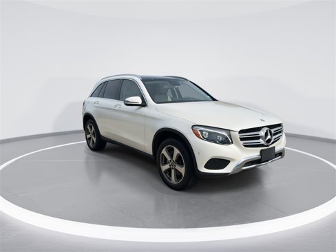Used 2018 Mercedes-Benz GLC 300 4MATIC image 2
