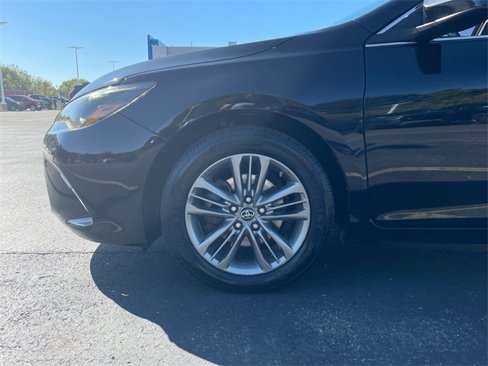 Used 2017 Toyota Camry SE image 29