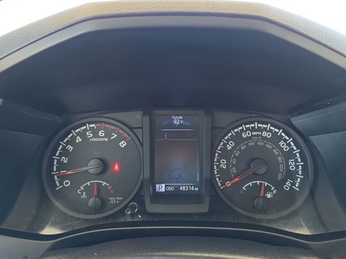 Used 2018 Toyota Tacoma SR image 12