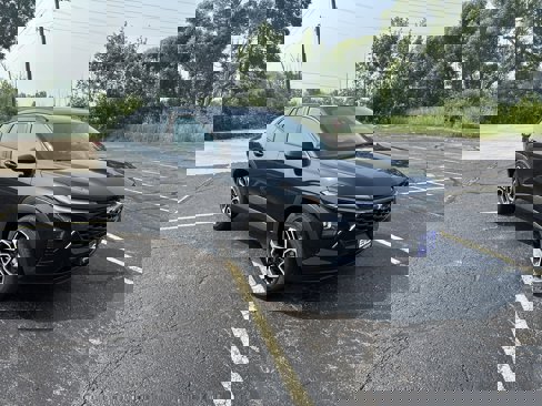 New 2025 Chevrolet Trax RS w/ Sunroof Package image 3