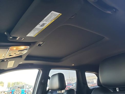 Used 2018 Jeep Grand Cherokee Limited image 22