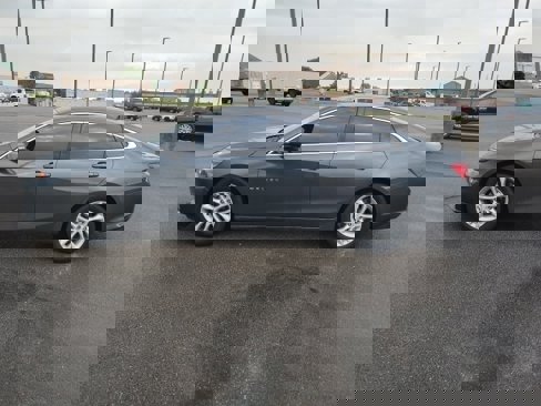 Used 2016 Chevrolet Malibu LT image 3