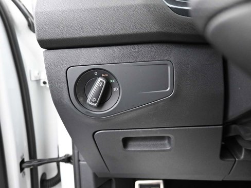 Used 2022 Volkswagen Tiguan SE R-Line image 11