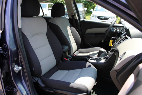 Used 2013 Chevrolet Cruze LS image 29