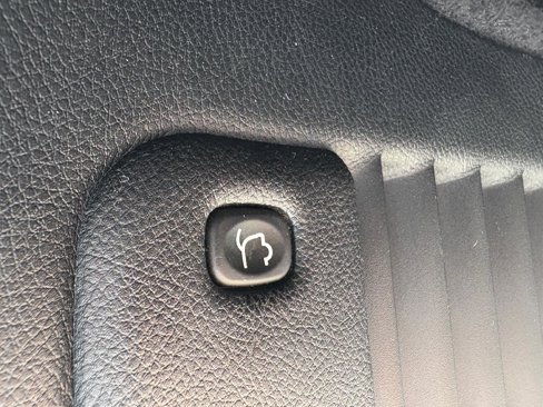 Used 2018 Jeep Grand Cherokee Limited image 18