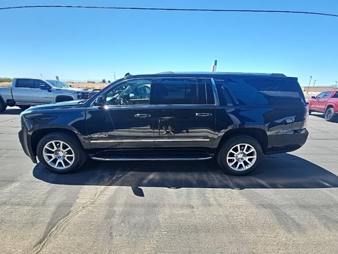 Used 2019 GMC Yukon XL Denali image 6