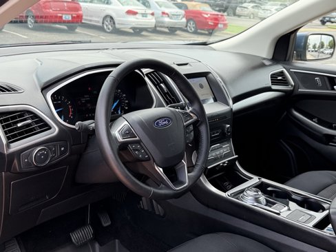 Used 2019 Ford Edge SEL image 11