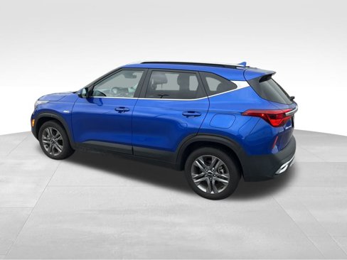 Used 2023 Kia Seltos S w/ Navigation Package image 3
