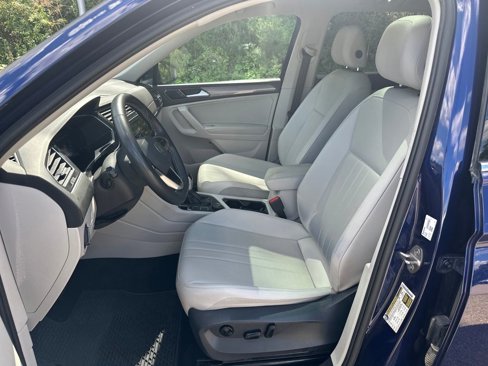 Used 2022 Volkswagen Tiguan SE image 9