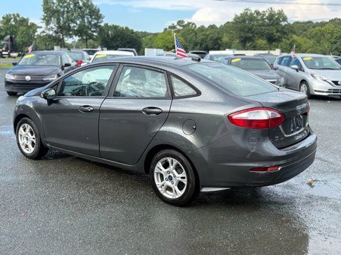 Used 2016 Ford Fiesta SE image 4