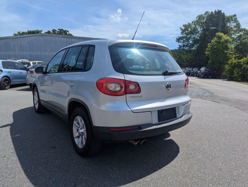 Used 2010 Volkswagen Tiguan S image 7