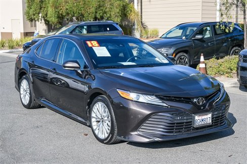 Used 2018 Toyota Camry XLE image 3