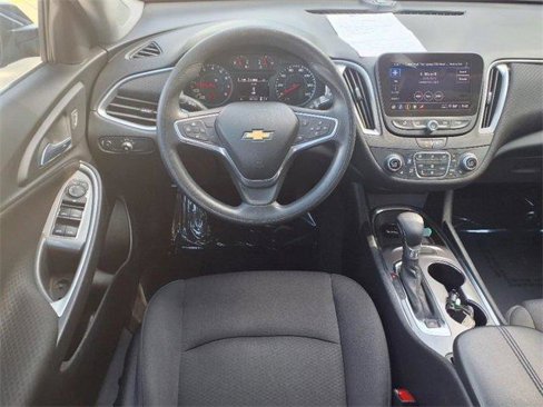 Used 2022 Chevrolet Malibu LT image 9