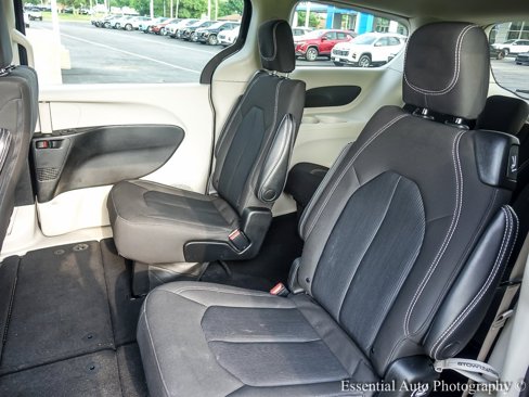 Used 2023 Chrysler Voyager LX image 16