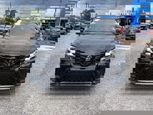 Used 2019 Toyota Camry XSE image 2