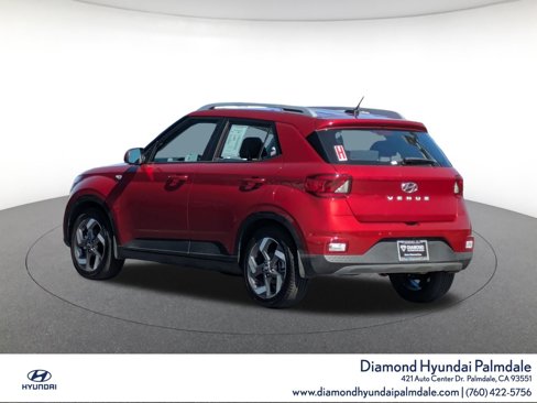 Used 2024 Hyundai Venue Limited image 5