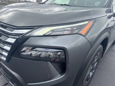 Used 2024 Nissan Rogue SV image 23