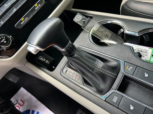 Used 2019 Kia Sedona EX image 19