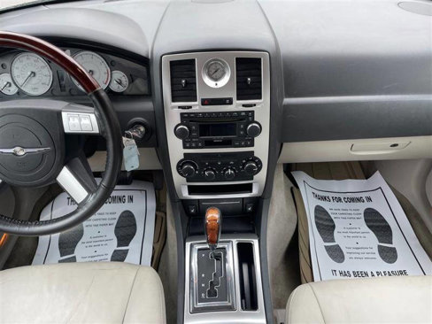 Used 2006 Chrysler 300 C w/ Protection Group II image 11