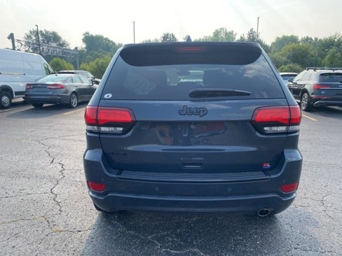 Used 2018 Jeep Grand Cherokee Altitude image 3