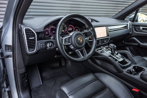 Certified 2023 Porsche Cayenne image 4