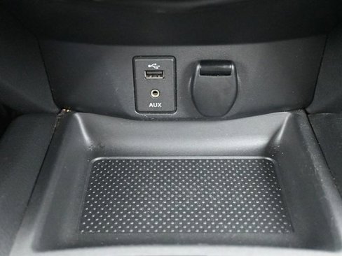Used 2016 Nissan Rogue SV image 20