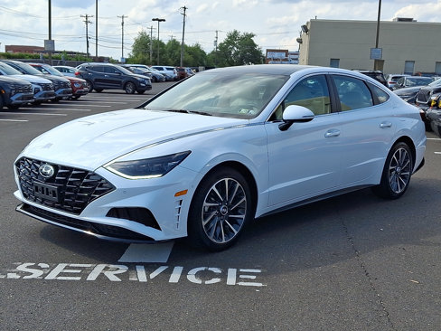 Certified 2023 Hyundai Sonata Limited w/ Preferred Accessory Package image 3