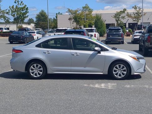 Used 2024 Toyota Corolla LE image 3