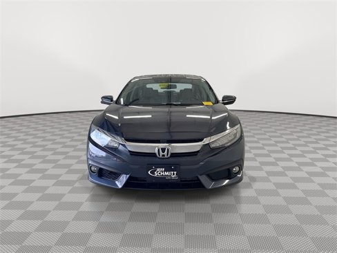 Used 2018 Honda Civic Touring image 4