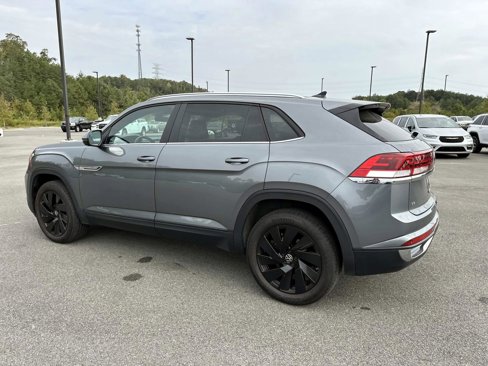 Used 2024 Volkswagen Atlas Cross Sport SE image 6