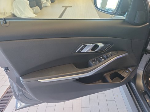 Used 2021 BMW 330i xDrive Sedan w/ Convenience Package image 15