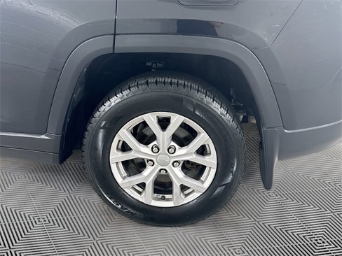 Certified 2022 Jeep Grand Cherokee Limited w/ Luxury Tech Group II image 28