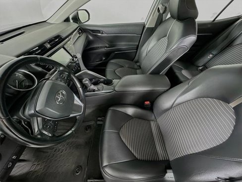 Certified 2020 Toyota Camry SE image 11