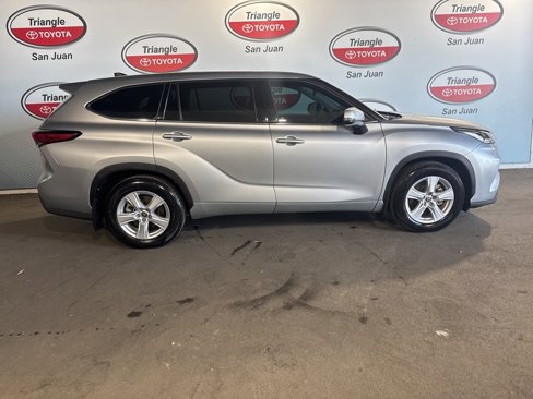 Used 2022 Toyota Highlander LE image 6
