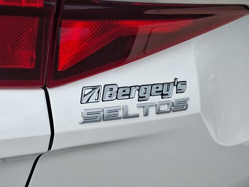 Used 2023 Kia Seltos LX image 29