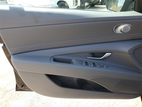 New 2025 Hyundai Elantra Sport image 15