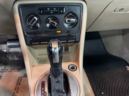 Used 2013 Volkswagen Beetle 2.5 image 27