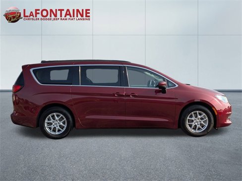 Certified 2021 Chrysler Voyager Lxi image 6