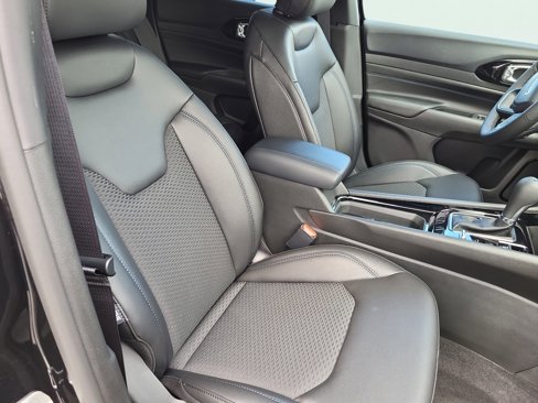 New 2026 Jeep Compass Latitude image 18