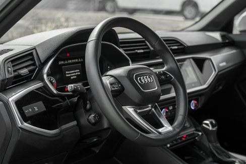 Used 2023 Audi Q3 2.0T Premium Plus w/ Premium Plus Package image 9