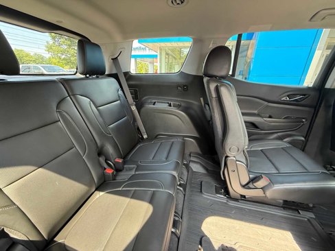 Used 2023 GMC Acadia SLT w/ Preferred Package image 38