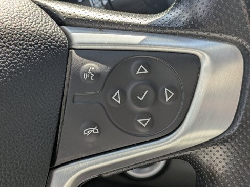 Used 2024 GMC Terrain SLE image 25