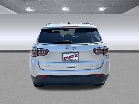 Used 2024 Jeep Compass Latitude image 4