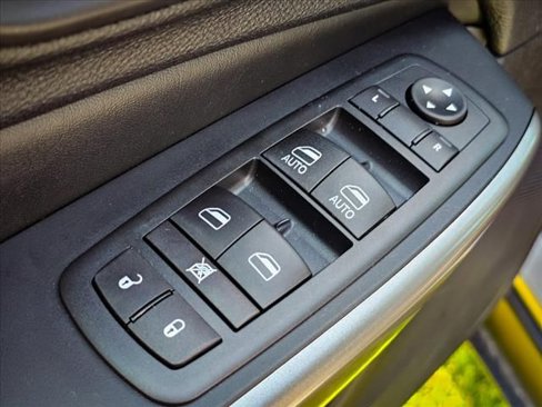 Certified 2021 Jeep Cherokee Latitude Lux w/ Comfort/Convenience Group image 12