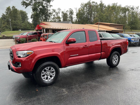 Used 2016 Toyota Tacoma SR5 image 1