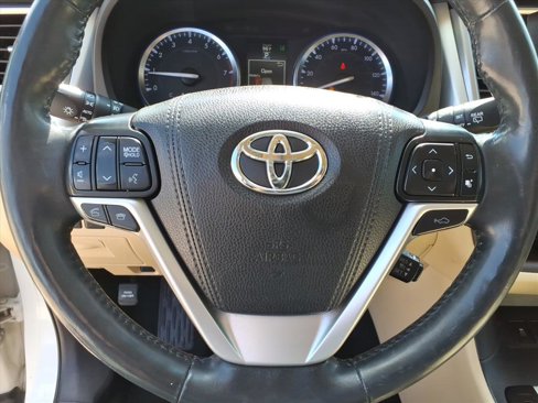Used 2016 Toyota Highlander Limited Platinum image 26