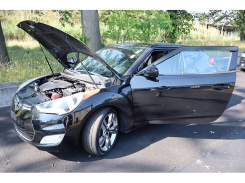 Used 2013 Hyundai Veloster w/ Tech Pkg image 14